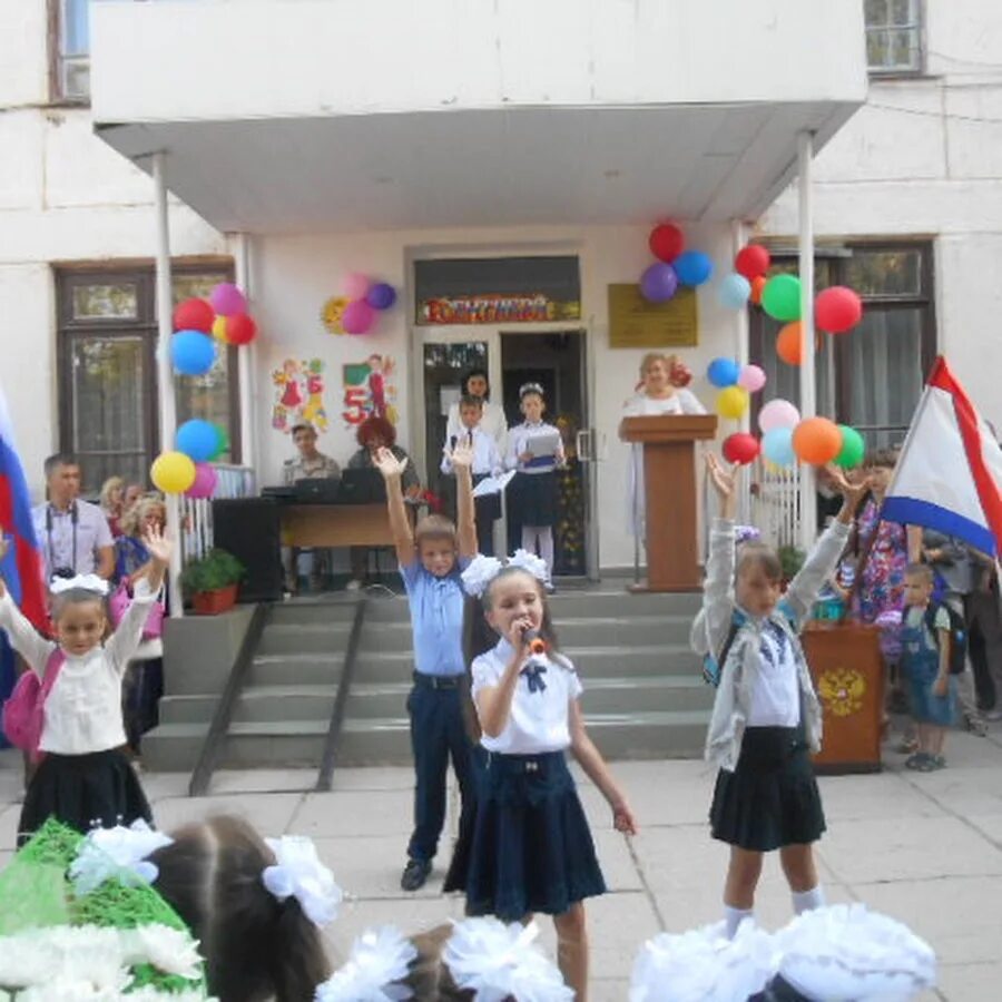 Свято-георгиевская гимназия красногорск. Перевальненская школа электронный журнал. Перевальненская школа электронный журнал. Перевальненская школа. И.