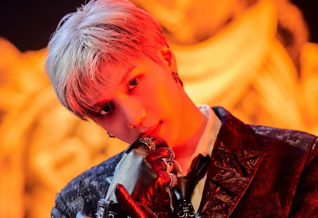 Тэмин из shinee 2020. Тэмин criminal. Тэмин criminal текст. Таемин criminal. Тэмин из shinee criminal.