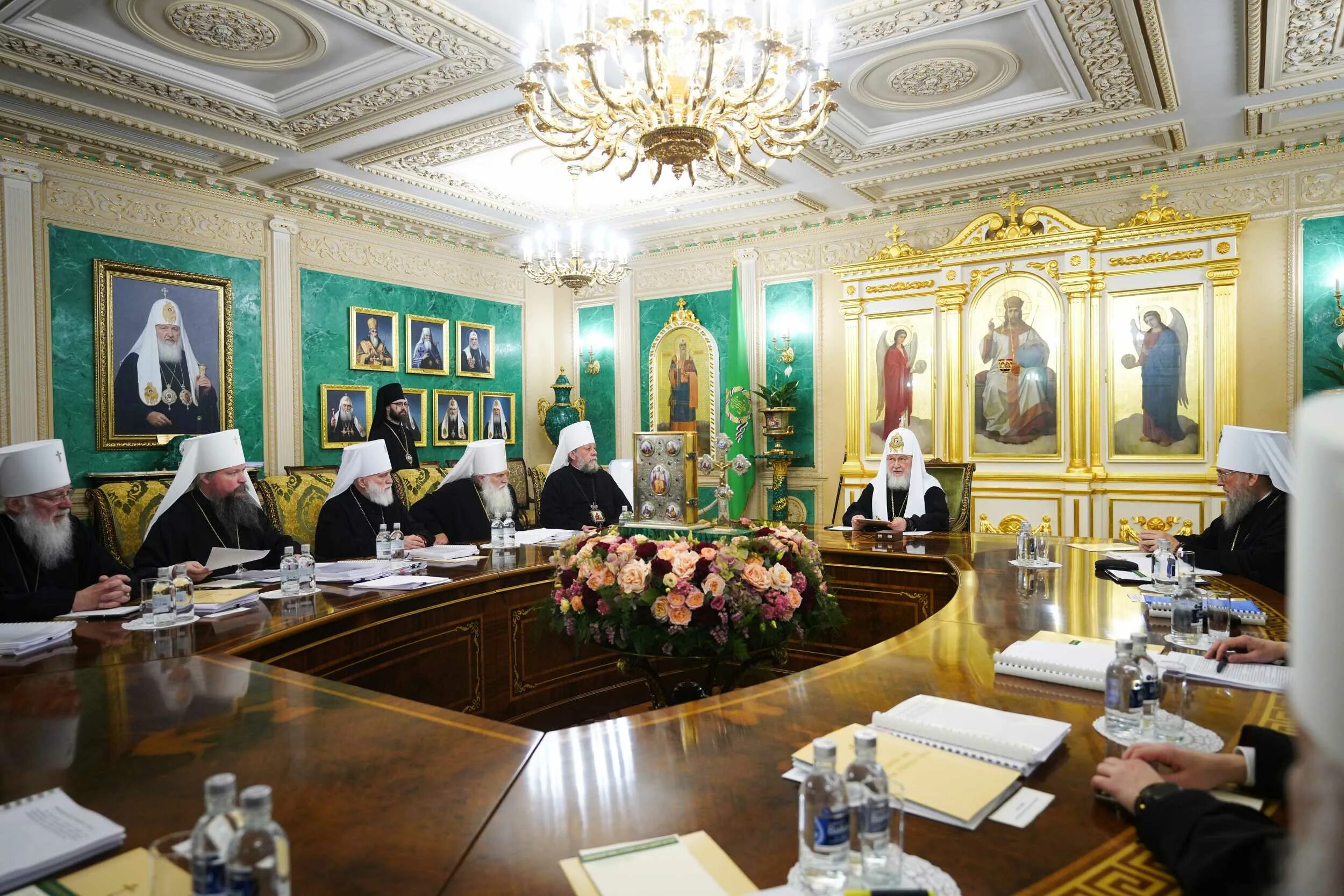 Заседание священного синода 2024. Патриаршая и Синодальная резиденция в Даниловом монастыре.