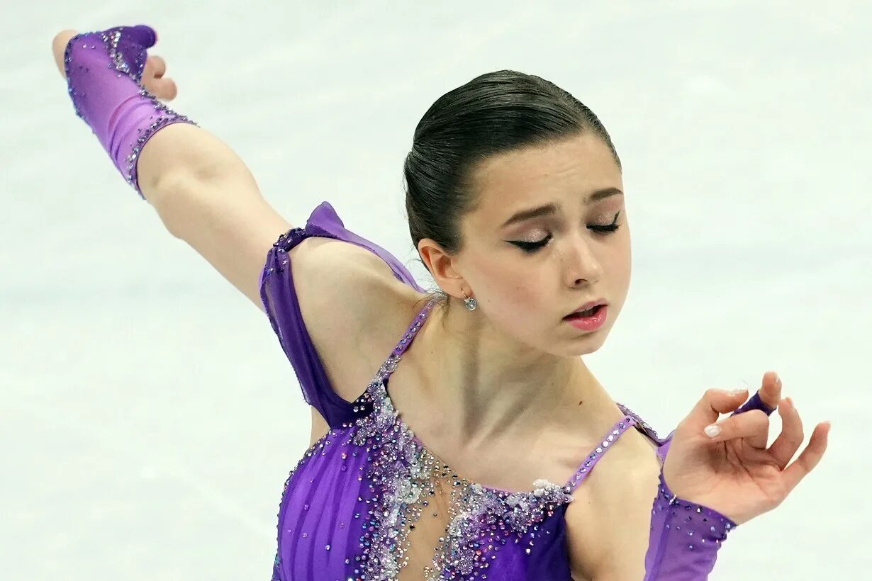 Бетина попова фигуристка. Камила валерьевна валиева 2023. Камила алиева фигуристка. Камила валиева в платье. Камила валерьевна валиева.