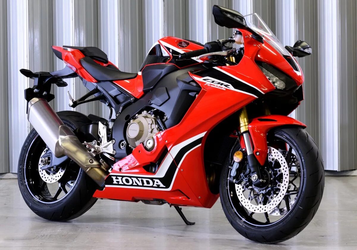 Honda cbr1000rr. Мотоцикл Honda CBR 1000. Honda cbr1000rr Fireblade 2017. Honda CBR 1000 R.