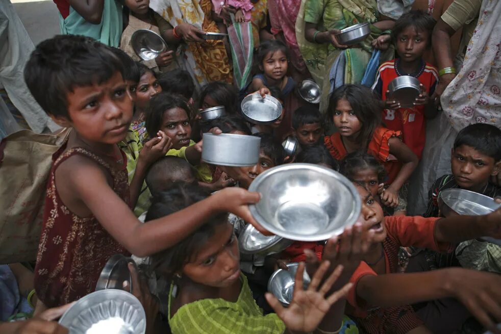 Голодный народ. Индийские дети голодают.