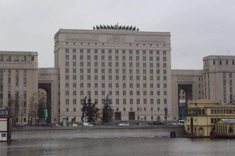 Фрунзенская набережная штаб сухопутных войск. Здание главного штаба сухопутных войск на фрунзенской набережной. Главный штаб сухопутных. Здание сухопутных войск рф. Главный штаб сухопутных.