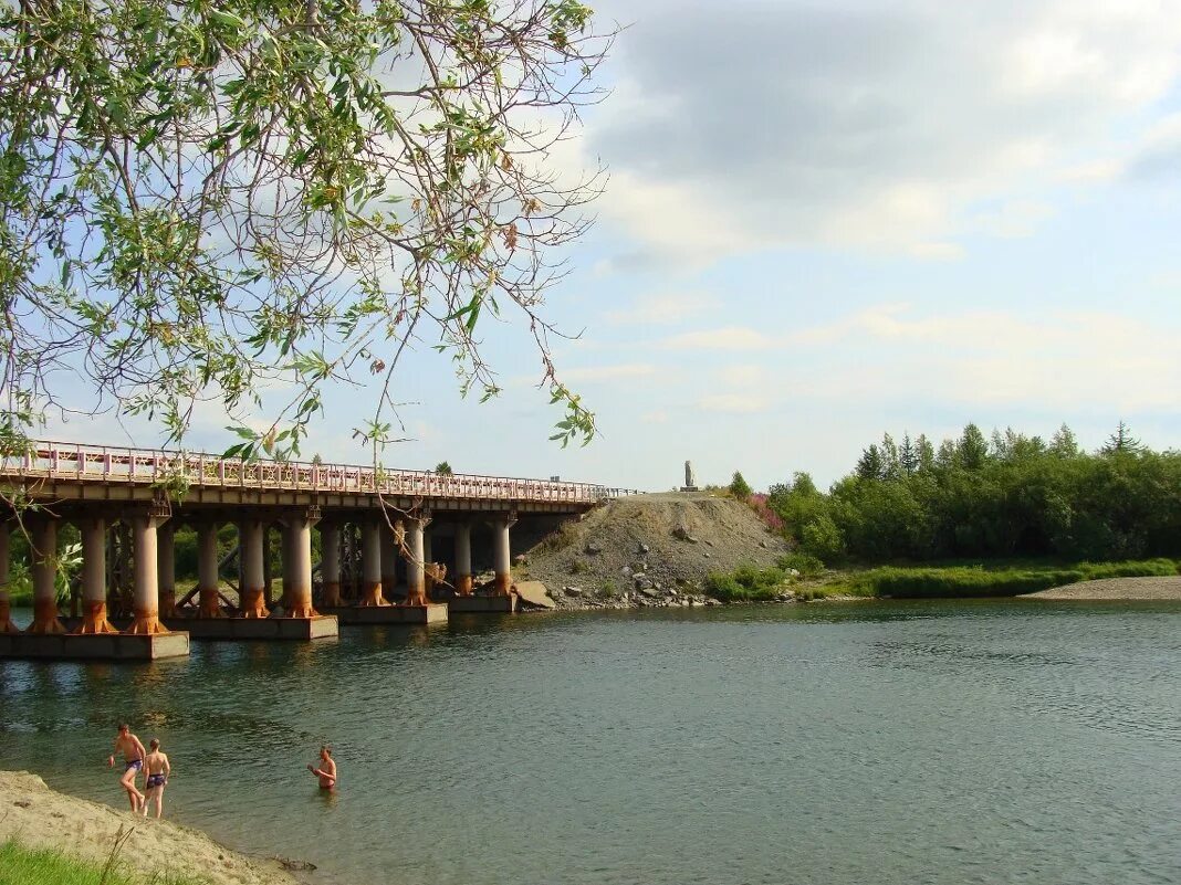 Лабытнанги мост. Река Ханмей Лабытнанги. Лабытнанги р. Ханмей. Река Ханымей Лабытнанги. Река большой Ханмей.