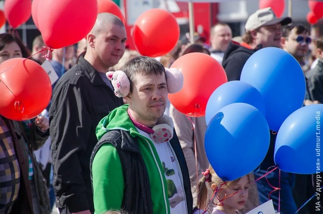 Демонстрация окончания. Митинги и демонстрации. С первомаем россияне. Демонстрация окончания. На первомайской демонстрации в рязани.