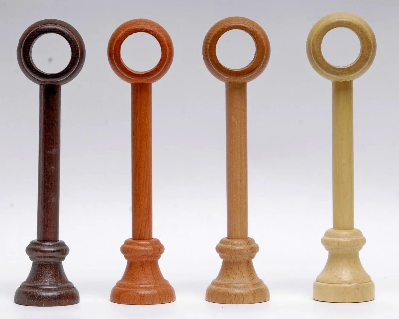 Держатель для карниза деревянный. Кронштейн для карниза 28 мм однорядный. Кронштейн для круглого карниза. D28 бук. Держатель для карниза деревянный.