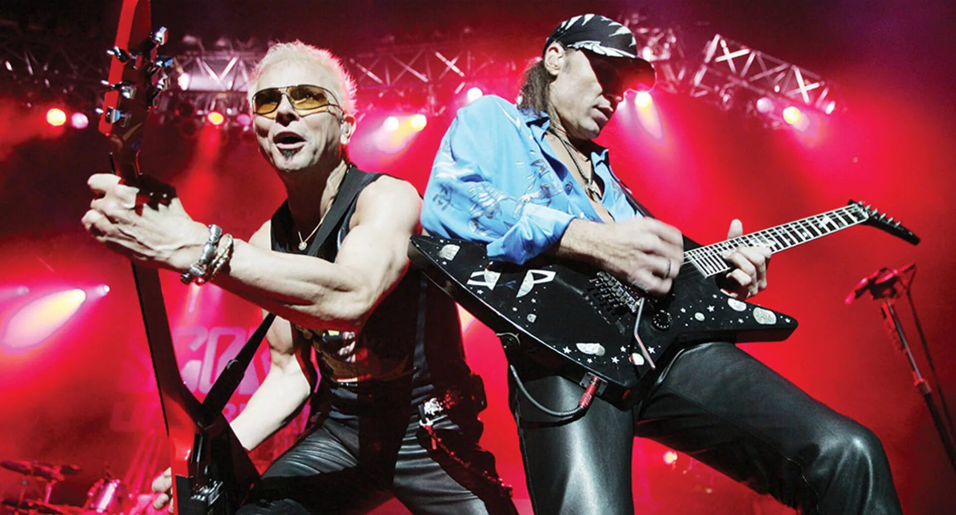 Скорпионс исполнитель. Scorpions на сцене. Рок концерт скорпионс 1984г. Рок группа скорпионс информация