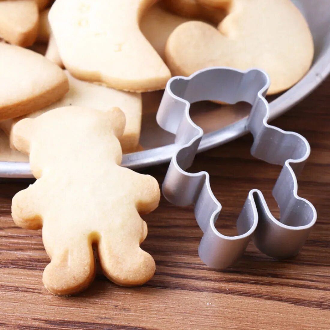 Формы песочного печенья. Форма для выпекания печенья. Прикольные формы печенья из теста. Печенье интересной формы. Формочки для печенья.