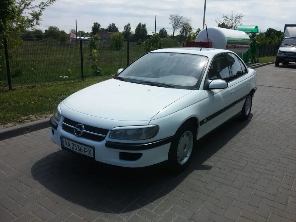 Опель омега б 1994. Опель Омега 1994. Opel Omega Omega 1994. Opel Omega b 1994. Опель Омега б 2.0 1994.