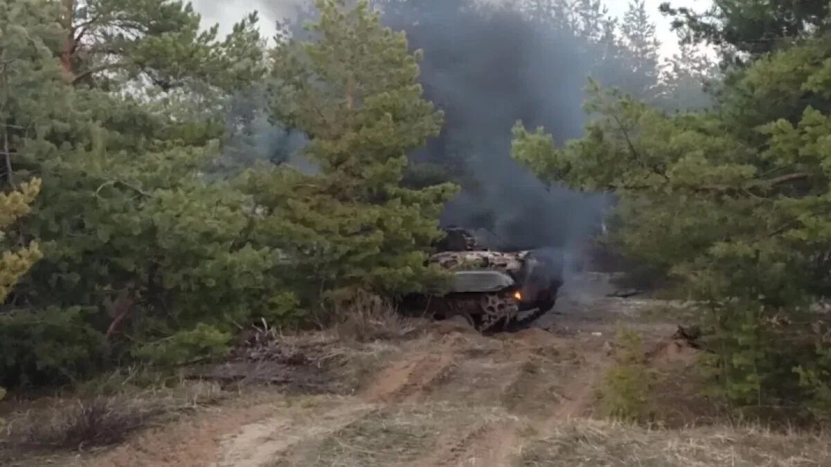 Нападение на границу россии. Подбитый БТР на границе. Диверсанты в Ростовской области.