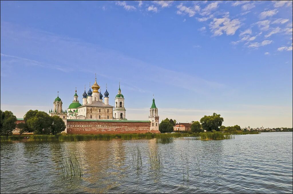 Ростов великий река. Ростов Великий набережная озера Неро. Озеро Неро монастырь. Золотое кольцо России Ростов озеро Неро. Озеро Неро Ростов Великий история.