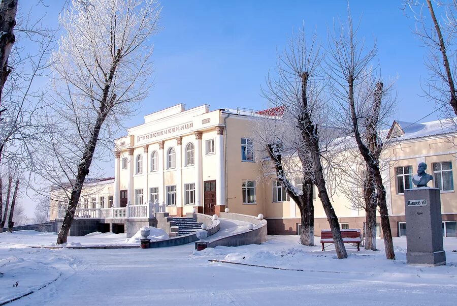 Озеро карачи курортный. Курорт озеро Карачи. Санаторий Карачи Новосибирск. Курортный поселок озеро Карачи. Курорт озеро Карачинское.