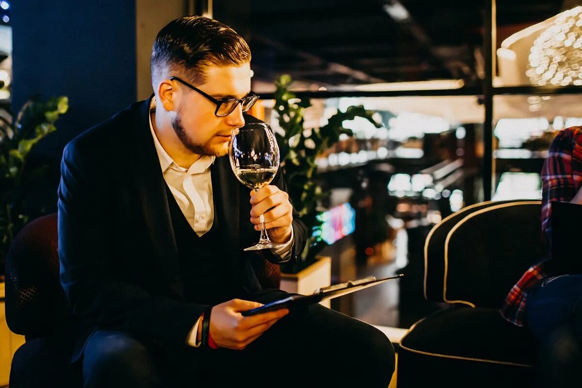 Вино сомелье. Учиться на сомелье. Сомелье и кавист. Учиться на сомелье. Кавист.