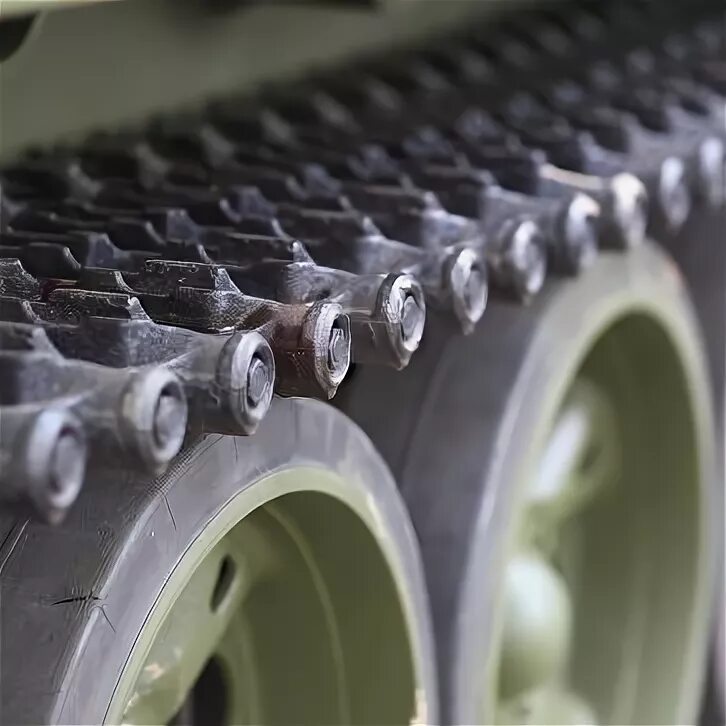 резиновые накладки на гусеницы на экскаватор коматцу 220. запчасти ходовой гусеничный вездеход звм-2411 гп узола. онежец-300 трактор. завод гусеница. дэт 250 гусеницы.