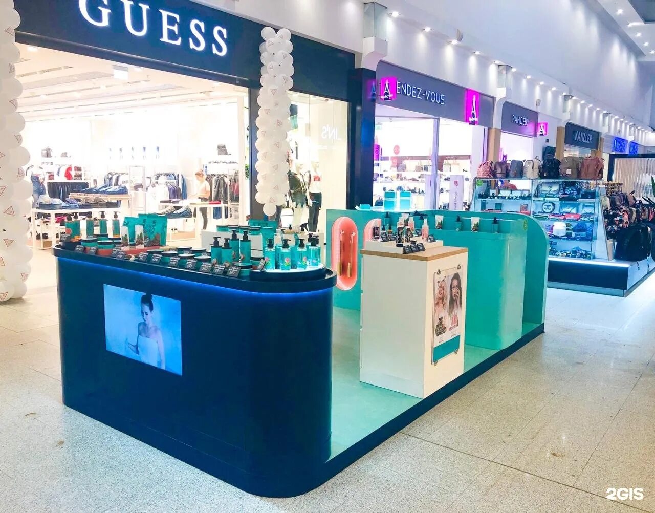Косметика летик магазины. Letique cosmetics островок. Летиг косметик. Letique cosmetics островок. Островок letique в москве.