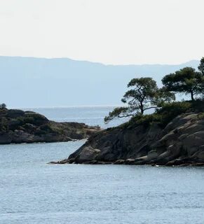 Остров в море 5 букв