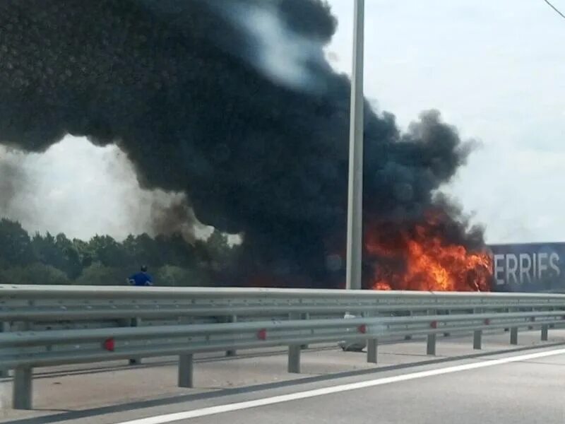 Пожар в помещении. Горит вайлберис. Трасса м4. Пожар. Пожар в красноярске с гибелью пожарных.