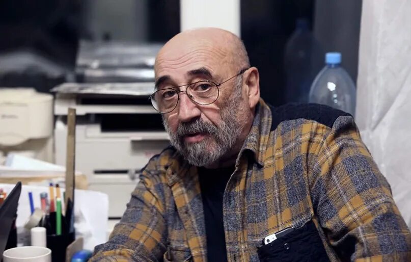 Заслуженный режиссер. Заслуженный артист казахской сср. Заслуженный режиссер. Заслуженный режиссер. Заслуженный режиссер.