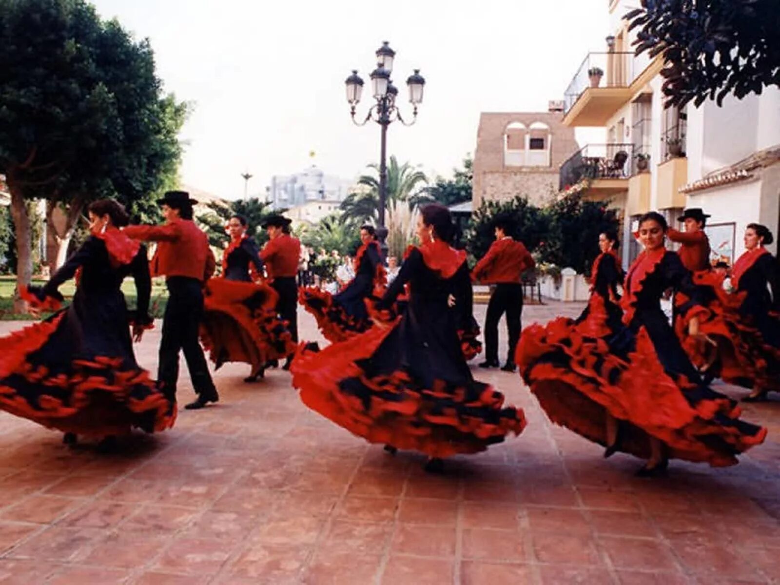 Испания особенности страны. Андалусия фламенко. Испания карнавал фламенко. Фламенко – яркое отражение традиций и обычаев Испании. Фестиваль фламенко в Испании.
