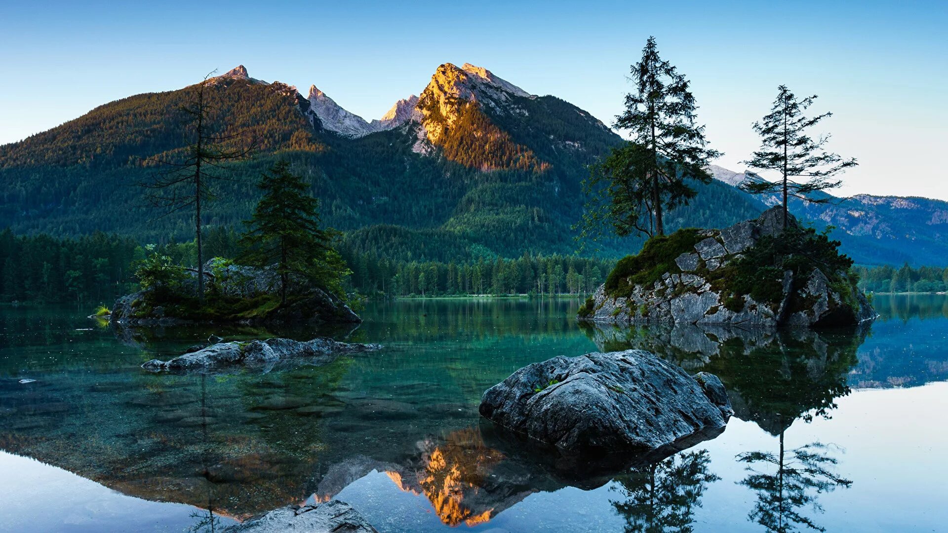 Озеро Хинтерзее Бавария. Озеро Хинтерзее, Бавария, Германия. Berchtesgaden National Park озеро. Озеро горы лес Бавария.