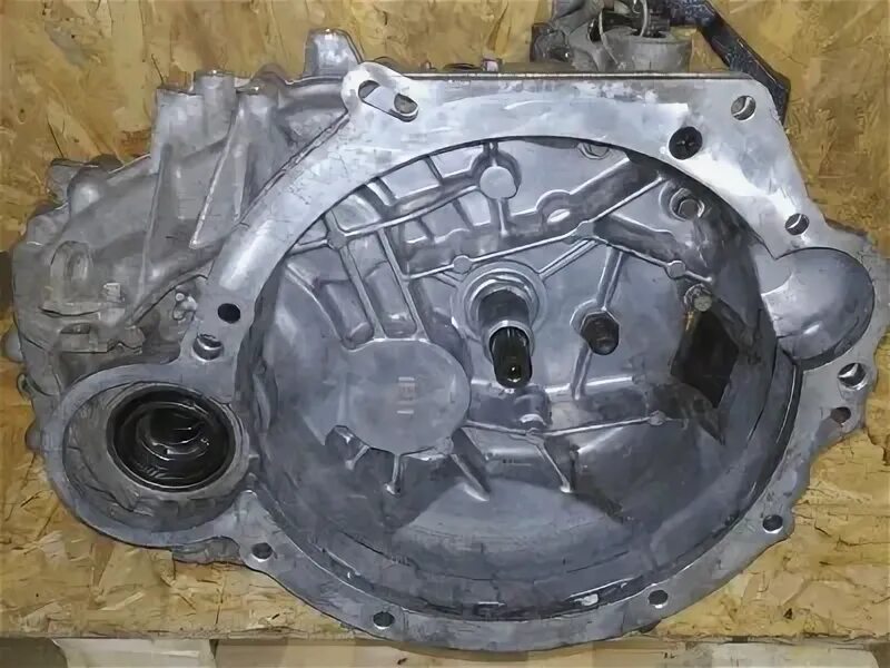 Кронштейн крепления мкпп туксон 2. Объем мкпп хендай 120. Мкпп хёндай туссан 2004 года. 0 бензин. 0 бензин.