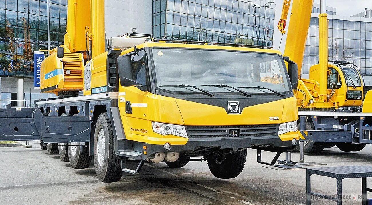 Внедорожный автокран xcmg xca220 s. XCMG xca220. Автокран XCMG xca300. Автокран XCMG XCA 180. XCMG xca100_s.