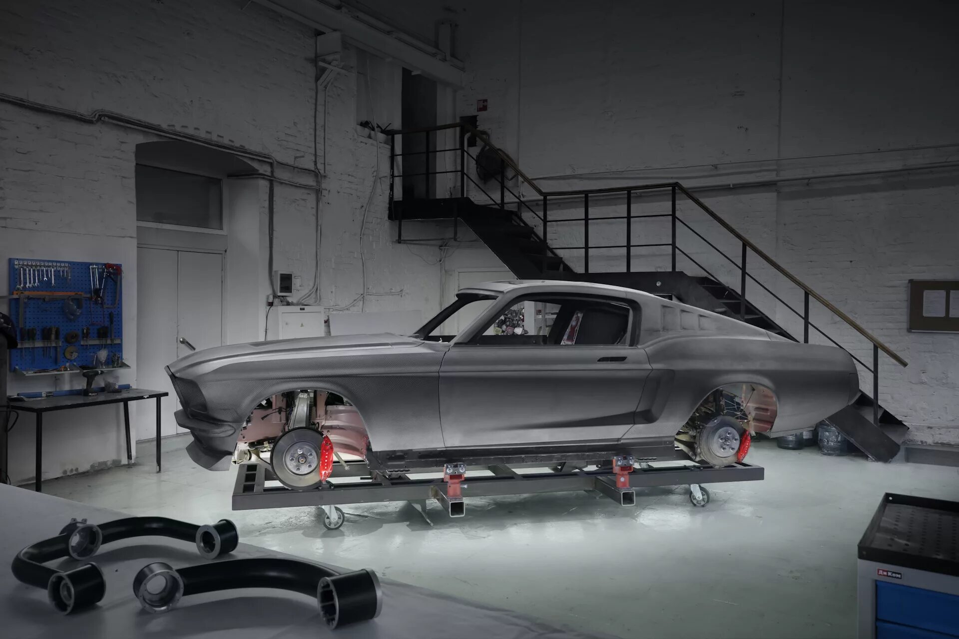 Авиар. Тесла мустанг. Диск гольф. Авиар. Авиар.