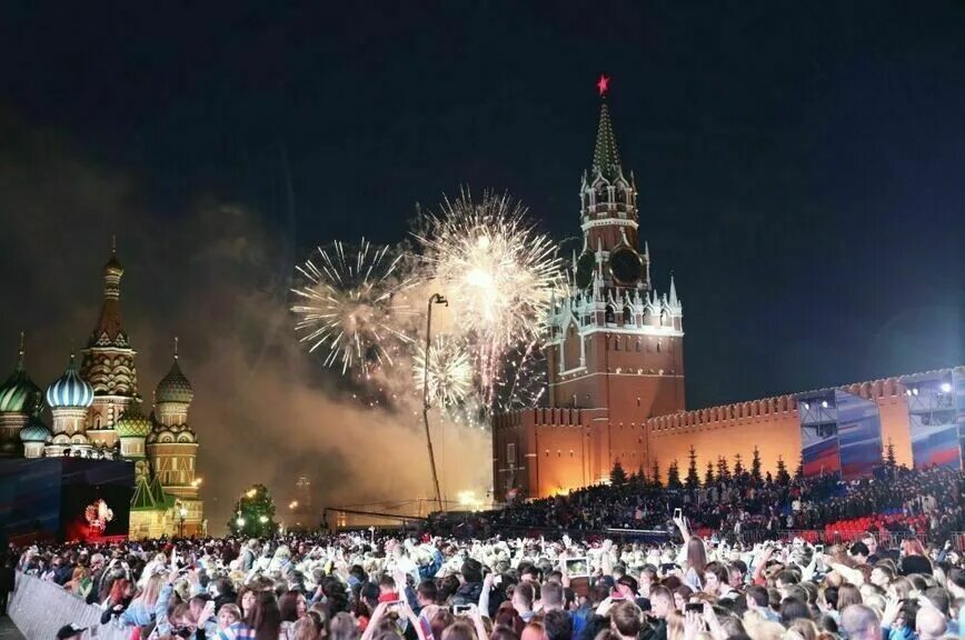 Видеооператор на День России - Услуги оператора для видеосъемки