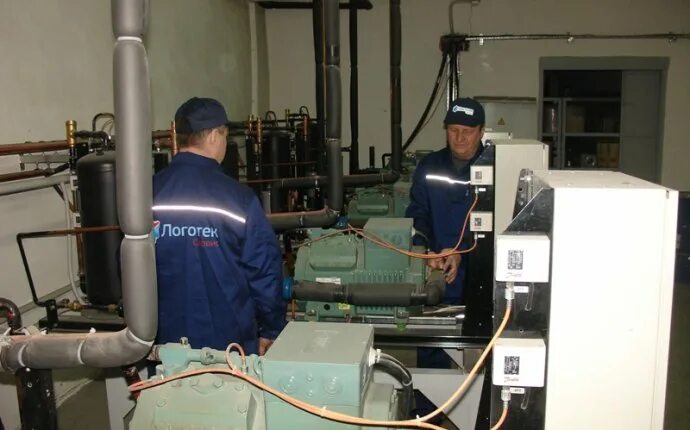 Вакансии холодильного оборудования москва. Сервисное обслуживание технологического оборудования. Промышленное холодильное оборудование. Услуги холодильщика. Вакансии холодильного оборудования москва.