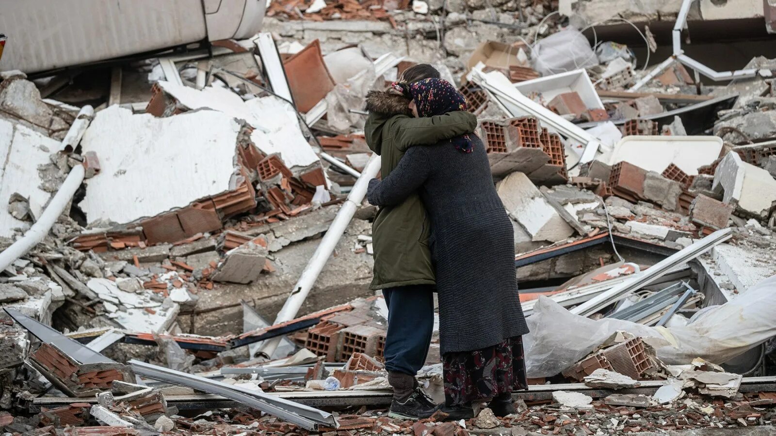 5.1 Землетрясение. В Турция землетрясение 6 2 2023 жертвы много. Жертвы землетрясения в Турции.