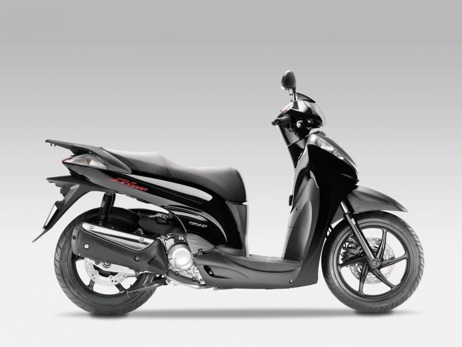 Scooter honda 150. Хонда леад 100. Honda sh 150. Скутер хонда 150. Характеристики мопедов хонда.