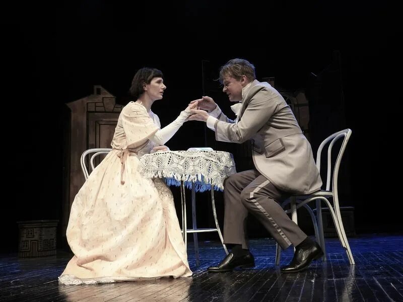 С премьерой спектакля. Вологда тюз женитьба фото. Женитьба спектакль томск. Тюз женитьба. Свадьба с генералом тюз.