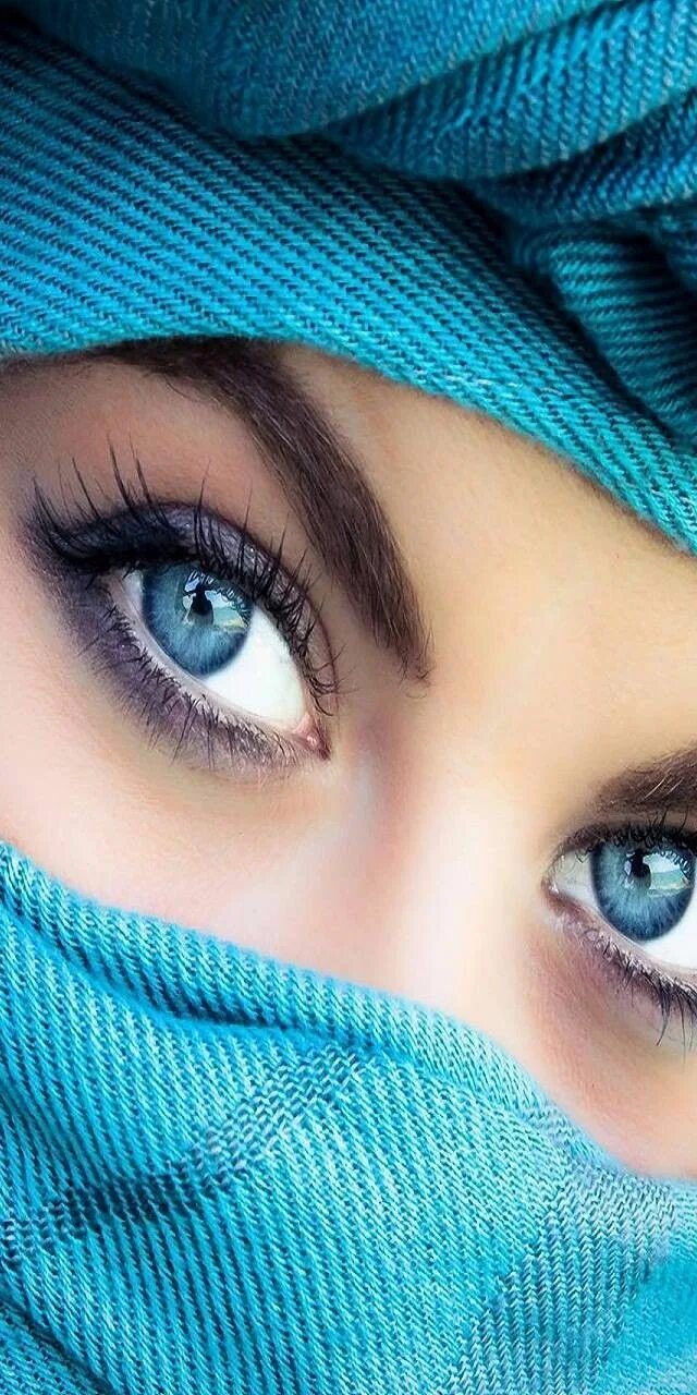 Attractive eyes