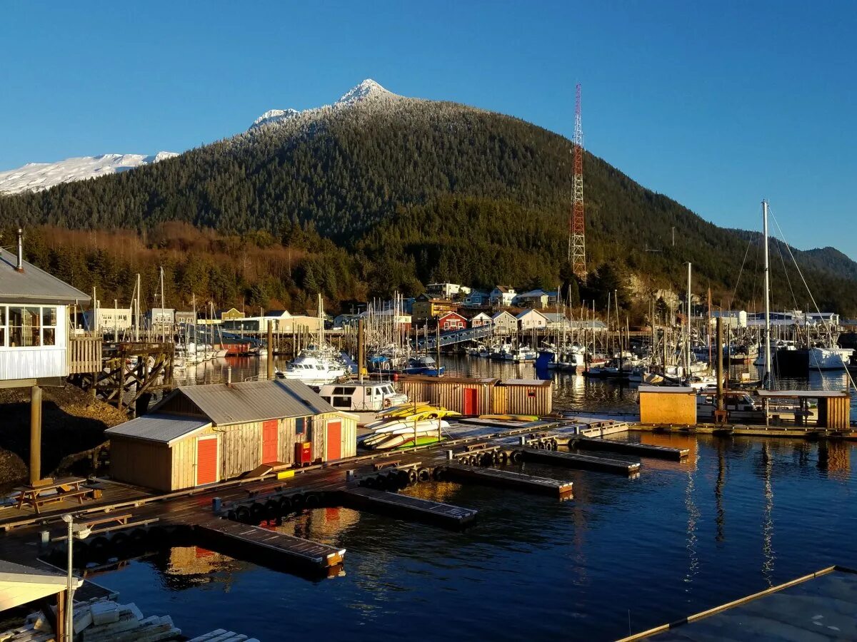 Аляска город Ketchikan. Штат Аляска Ситка. Город Головин Аляска. Ситка Аляска летом.