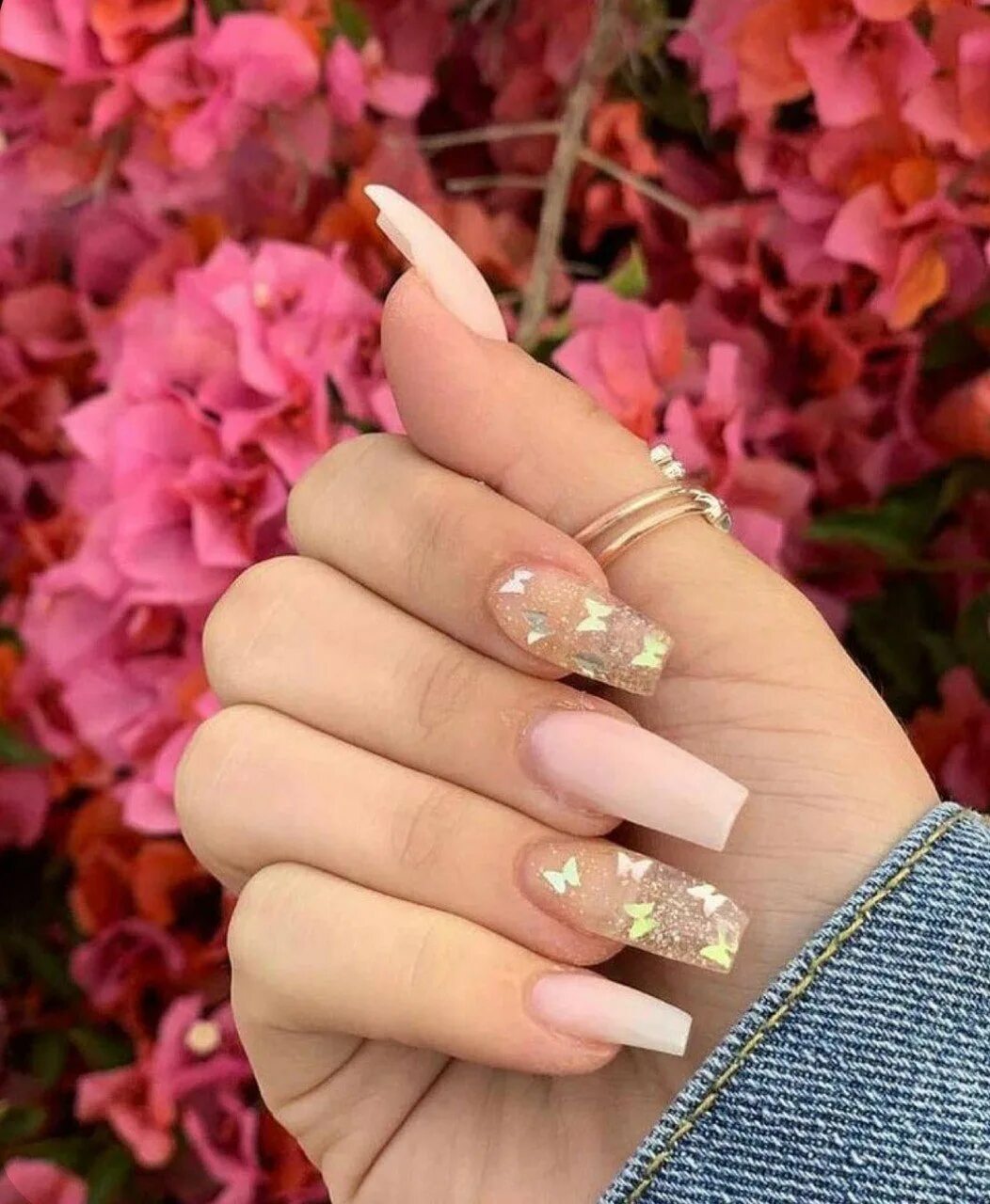 Весенние ногти длинные. Чркий маникюр надоинные ногти. Весенний маникюр на длинные ногти. Яркий маникюр на длинные ногти. Красивые летние ногти.