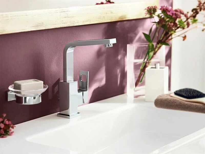 Мыльница Grohe Essentials 40368001. Смеситель для душа Grohe Eurocube. Смеситель Грое 23135000. Смеситель Grohe Eurocube 23135000 для раковины. Купить сантехнику гроя