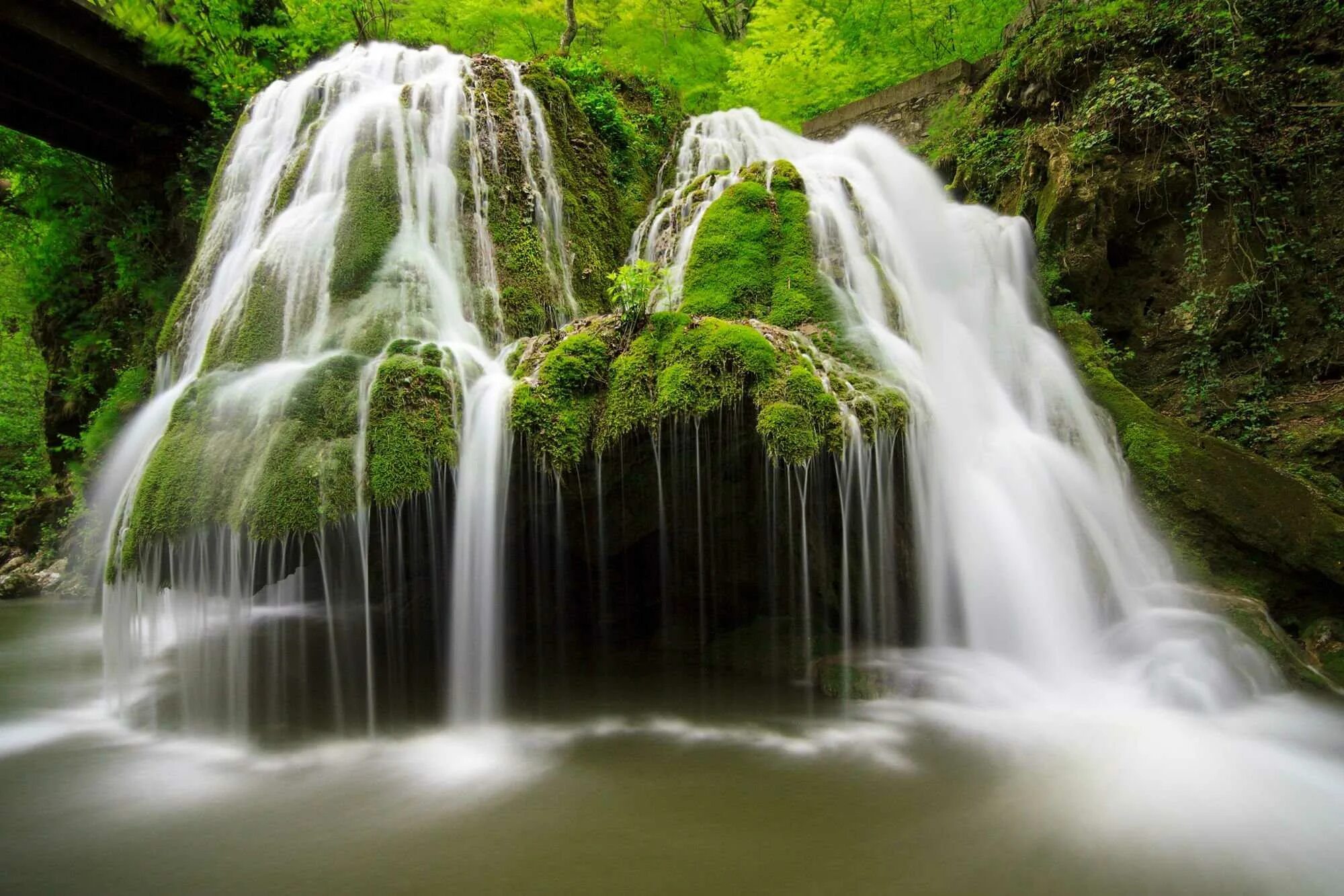 Водопад Бигар. Водопад в Румынии. Бигар Румыния. Каскадный водопад Бигар, Румыния.