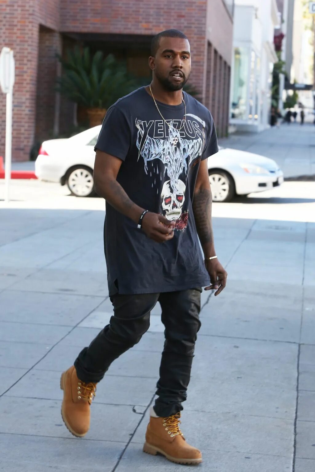 Канье Уэст стиль. Кенни Вест стиль. Kanye West стиль одежды. Kanye West 2021 стиль.