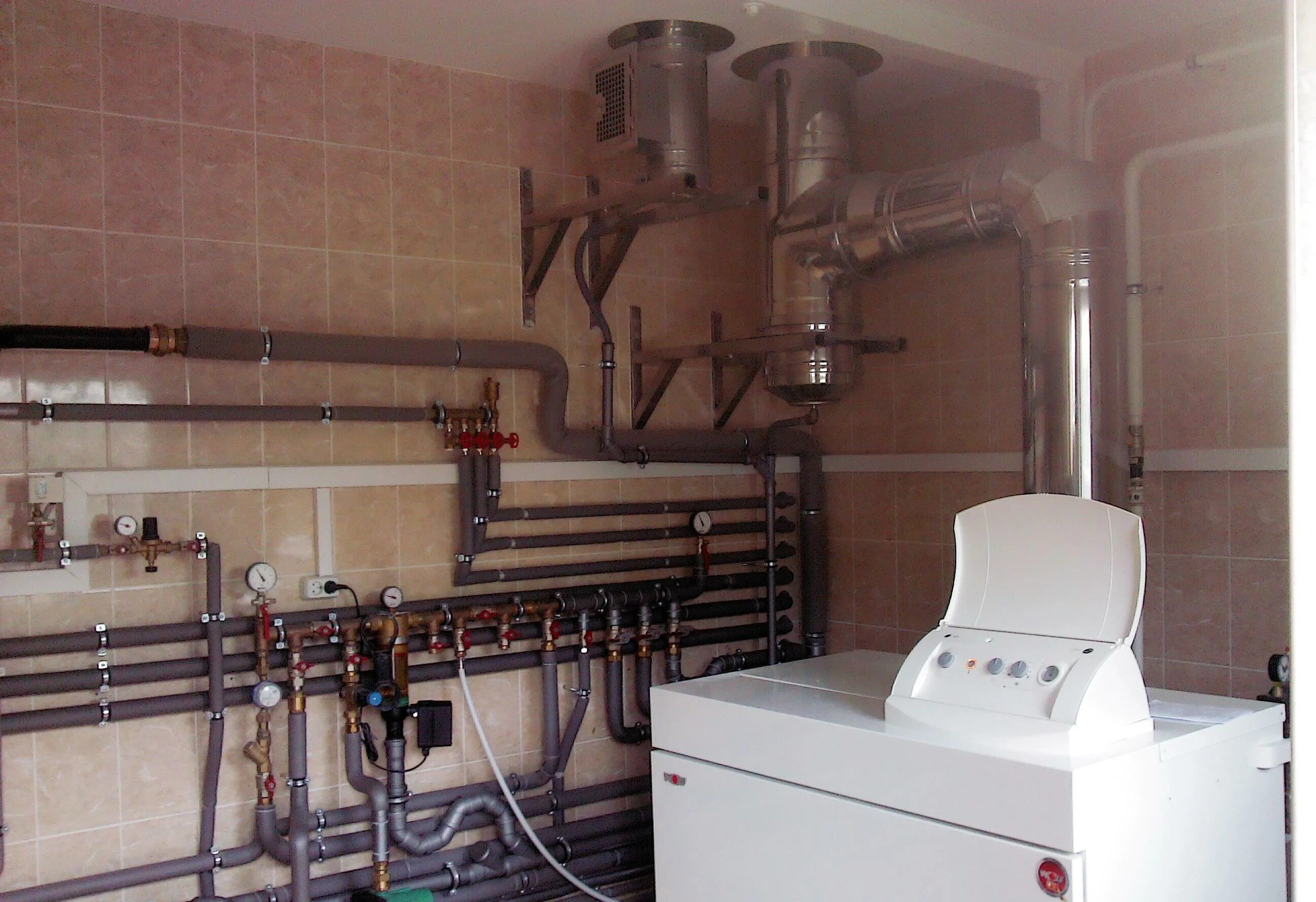 Автономное отопление в квартире. Обустройство котельной. Котельная топочная бойлерная. Квартиры со своей котельной. Обустройство котельной.