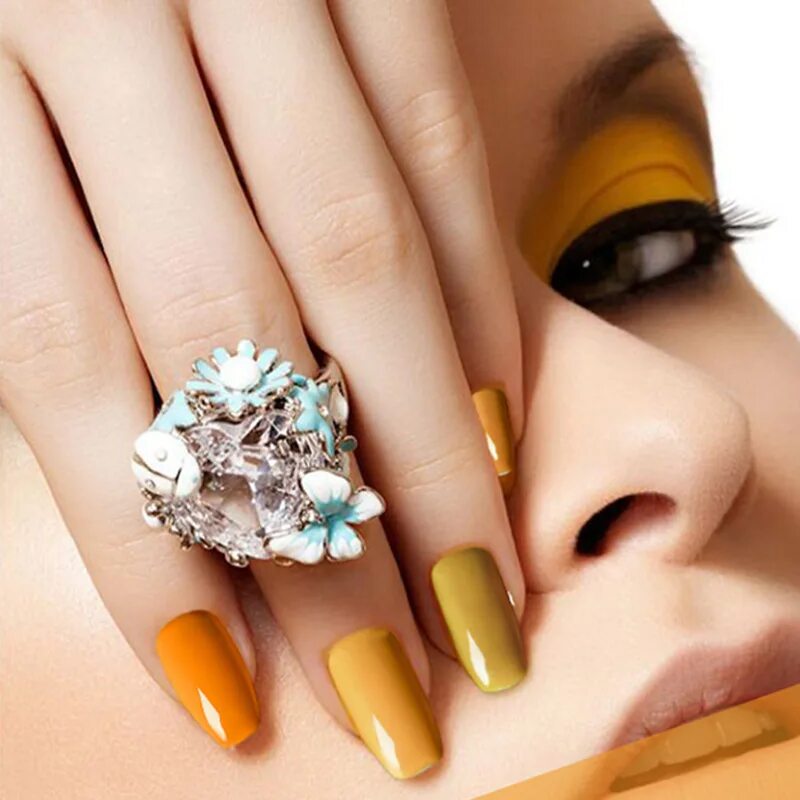 Мем как выбрать цвет лака. Choose nails. Paint nail polish with girlfriends. Мем как выбрать цвет лака. Choose nails.