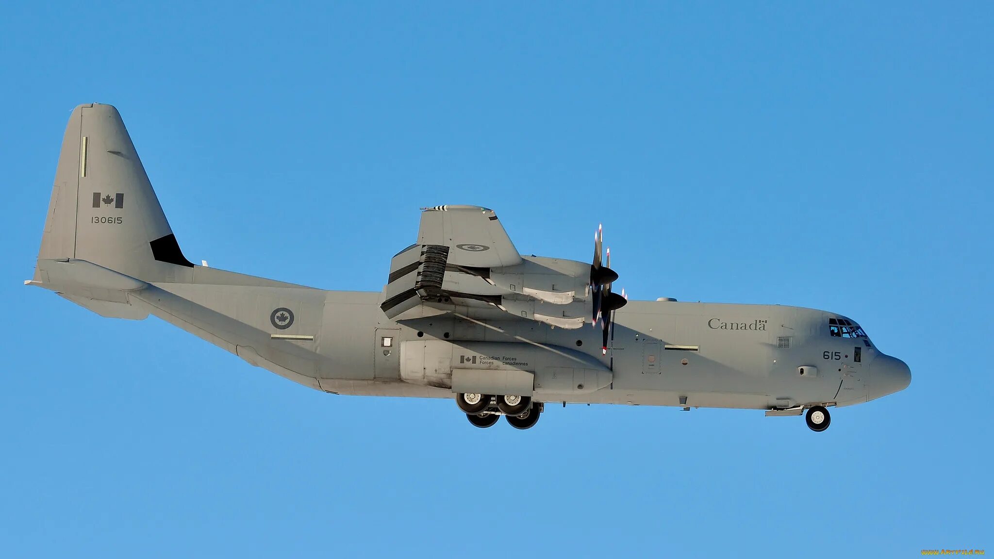 ВВС cc-130j Hercules. Lockheed cc130j Hercules. C-130 Hercules Канады. Военно транспортный самолет Канады.