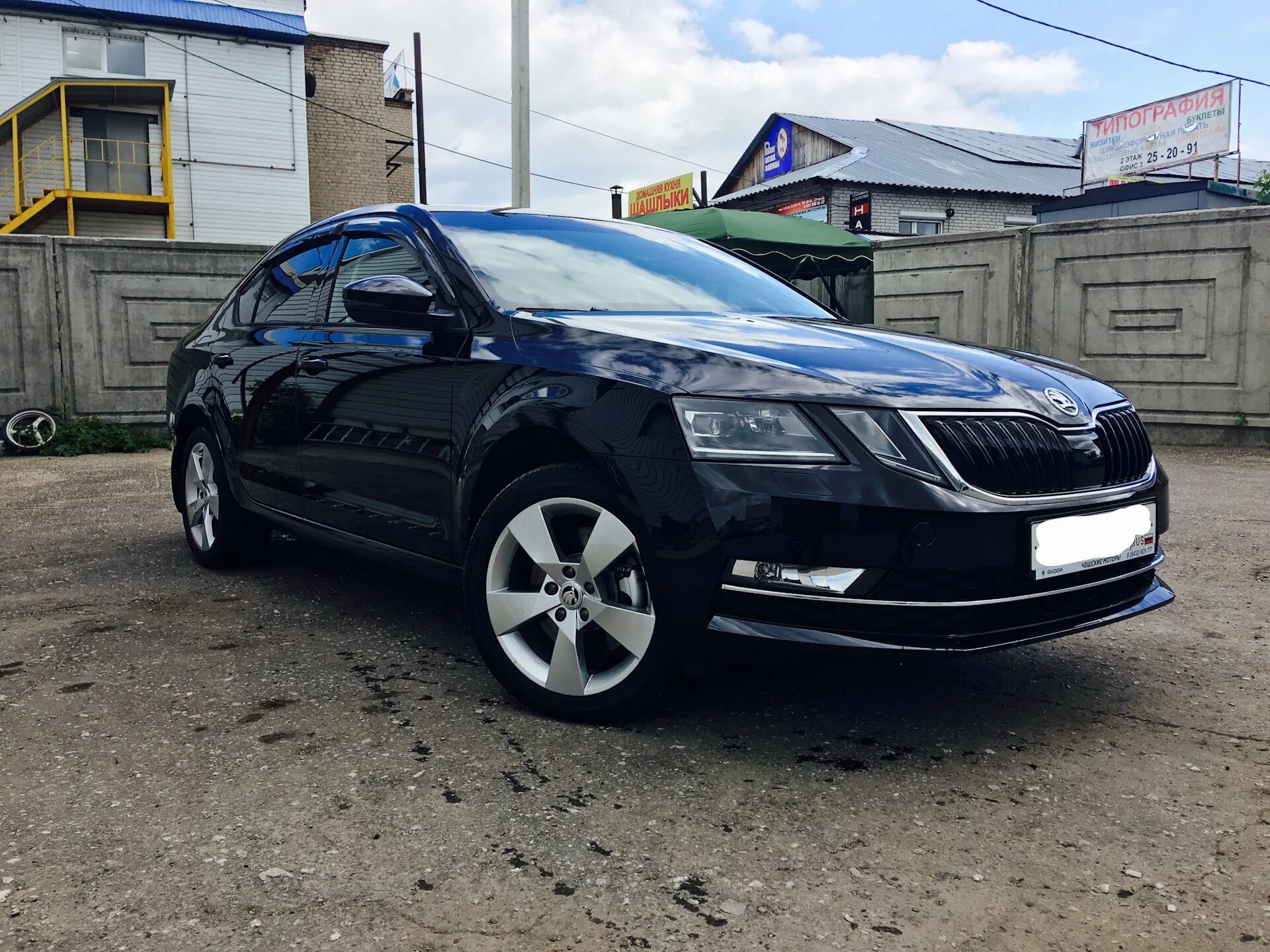 Skoda octavia a7 black. Skoda Octavia a7 черная. Škoda Octavia a7 черная. Skoda Octavia a7 FL черная.