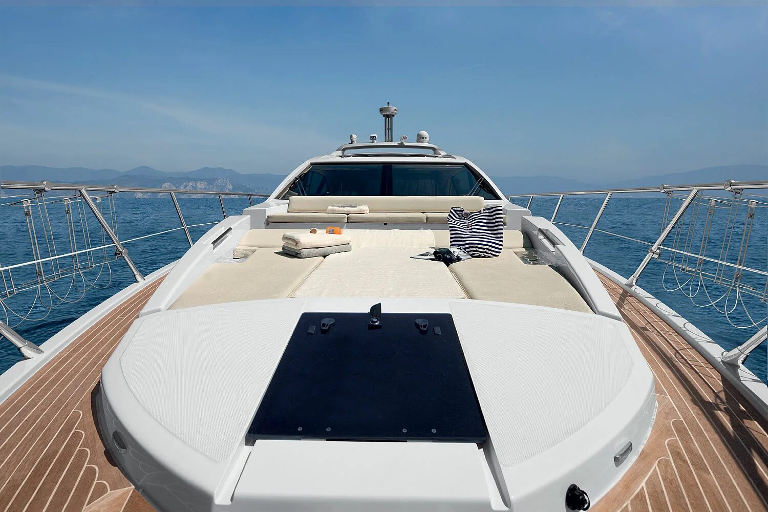 Палубный катер. Azimut 55s. azimut 55. катер азимут. яхты 55s.