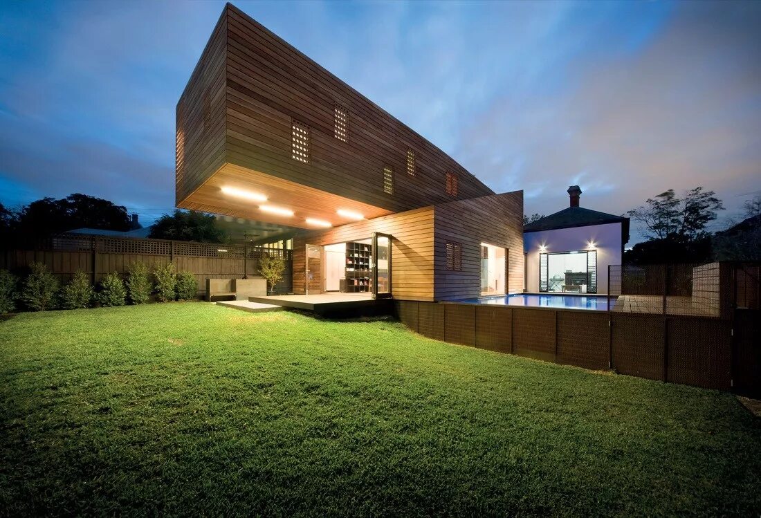 Панорамный угол в доме. Дом на фоне неба. Проект вентиляции фото. Свежий воздух в доме. Чистый воздух в комнате.