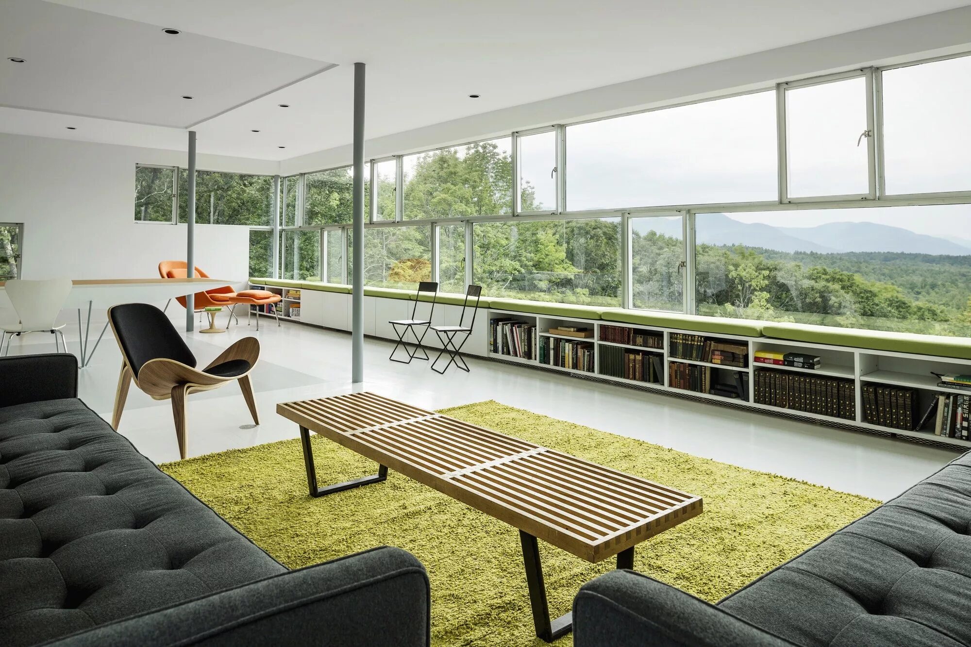 Seating house