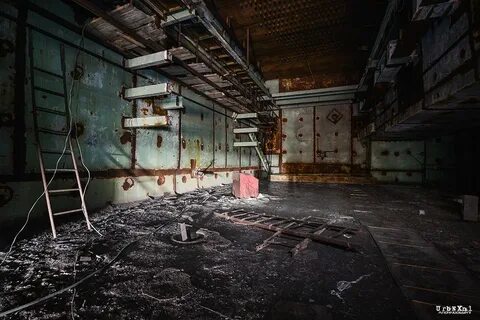 Внутри 4 ее