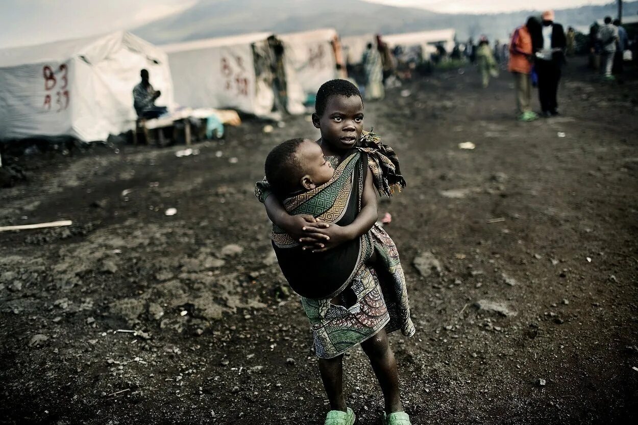 Бедные дети африки. Голодающие дети Африки третий мир. Африканские дети Голодные.