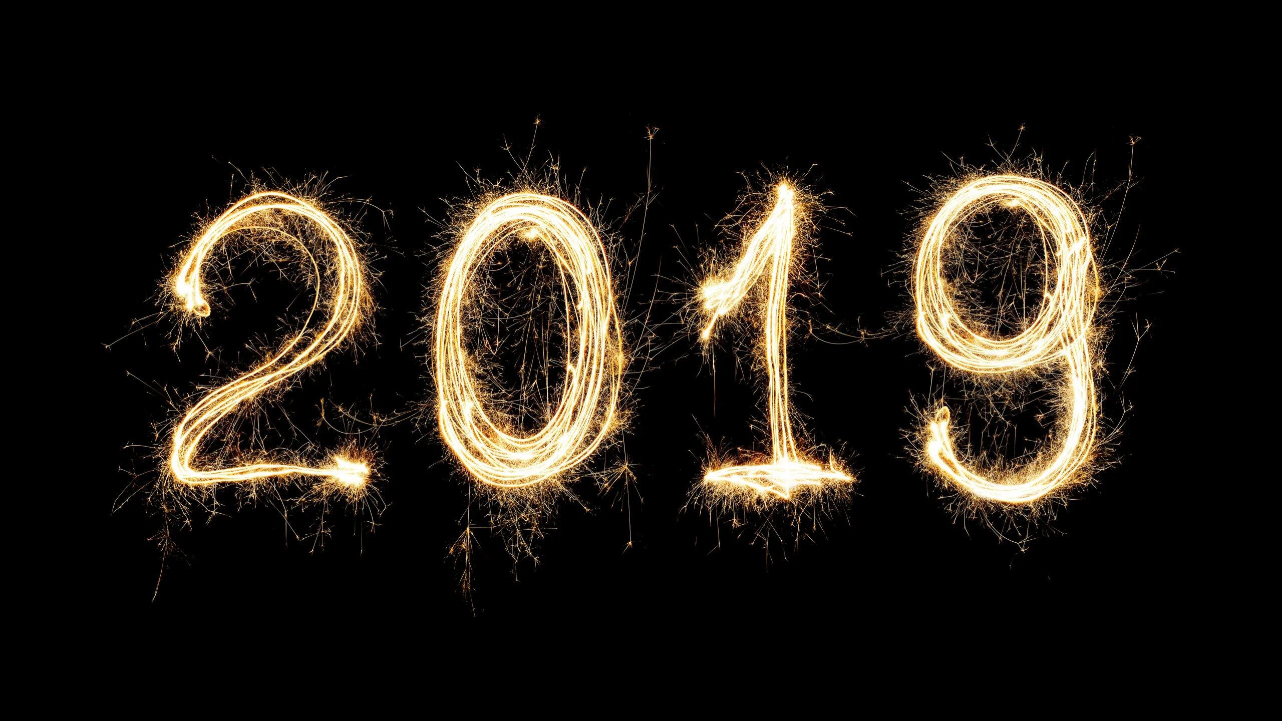 Рисунок 2019. 2019 Год. 2019 Картинка. 2018 Год на черном фоне. Цифры на новый год.
