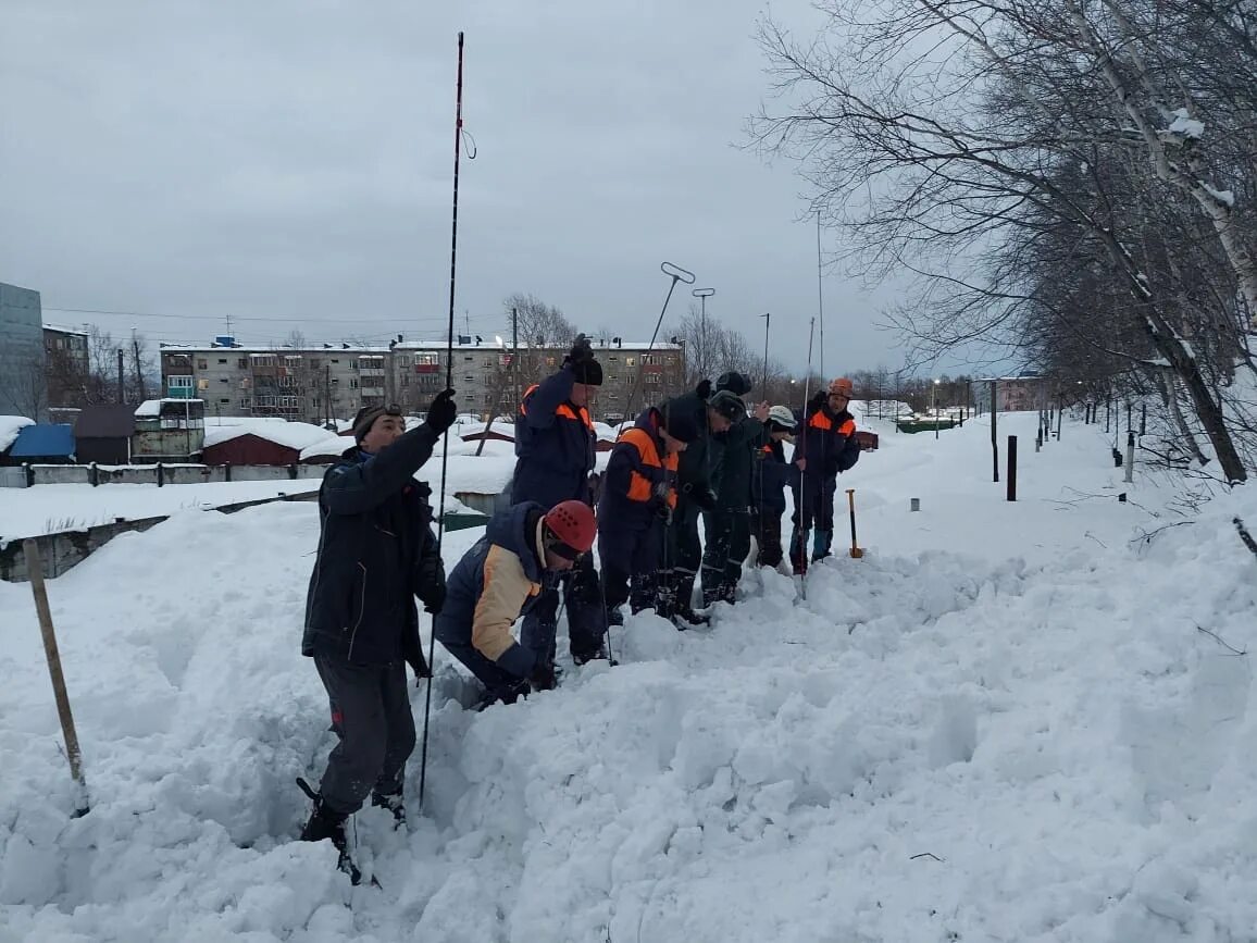 Спасатель мчс на льду. Камчатка спасли. Камчатка спасли. Камчатка спасли. Камчатка спасли.