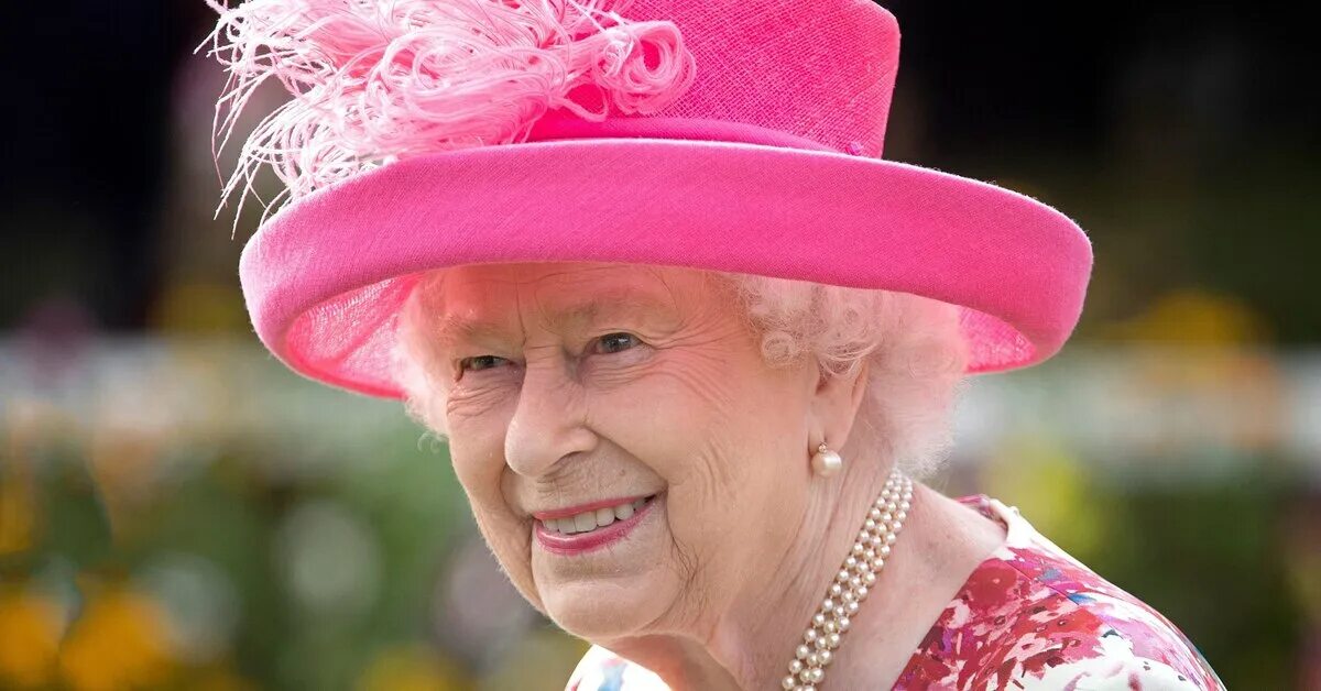 Елизавета 2 2005. Королеву елизавету любишь. Королеву елизавету любишь. Королева елизавета. Кто любимчик королевы елизаветы.